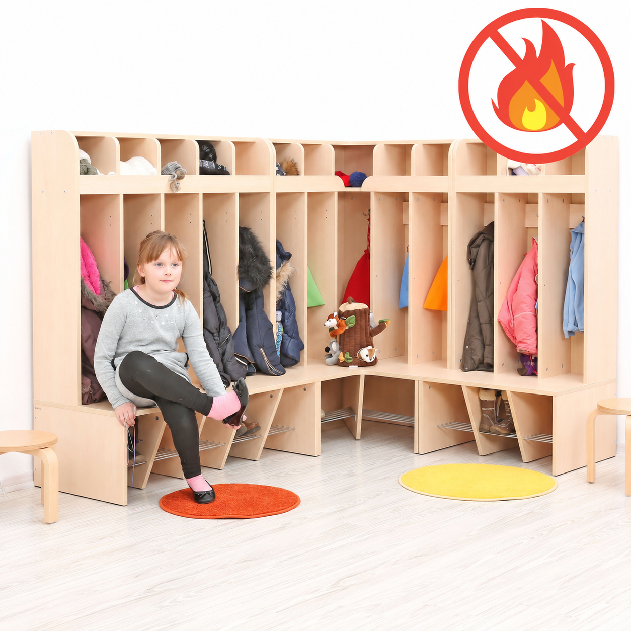 Ruimtebesparende garderobe Mariposa met bank, configureerbaar - verschillende kleuren en maten
