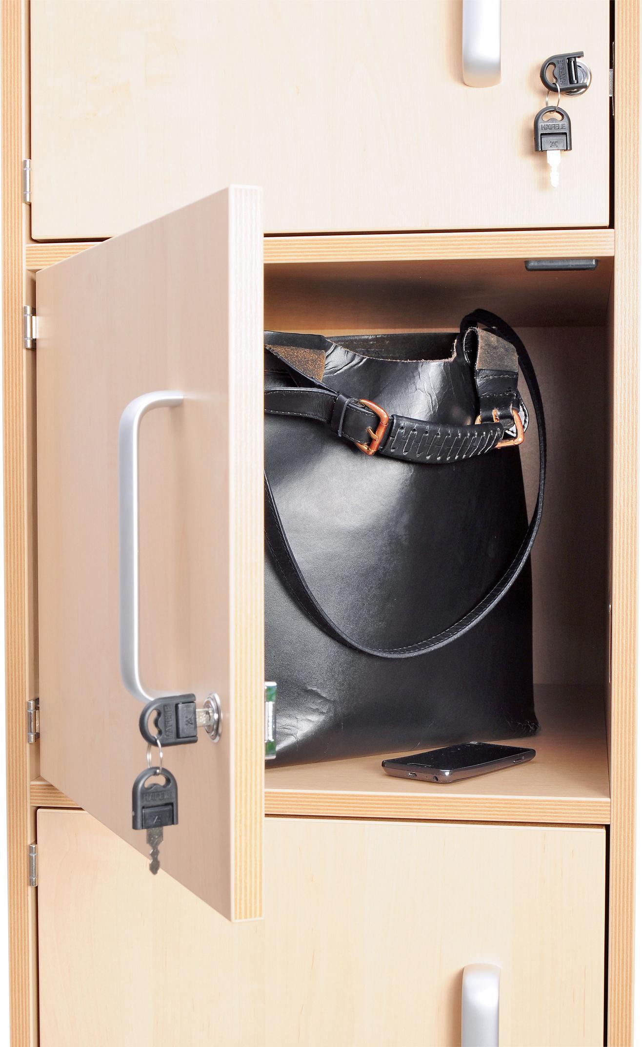 Eigentumsschrank mit Tasche und Schlüssel, perfekt für Schulen.