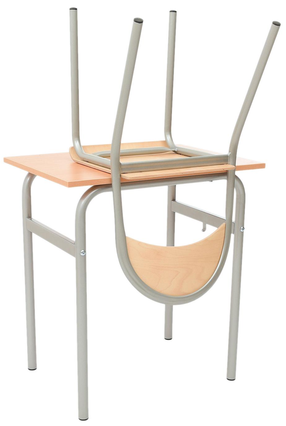 Stapelbarer Stuhl auf Einzeltisch Daniel, robust, funktional.