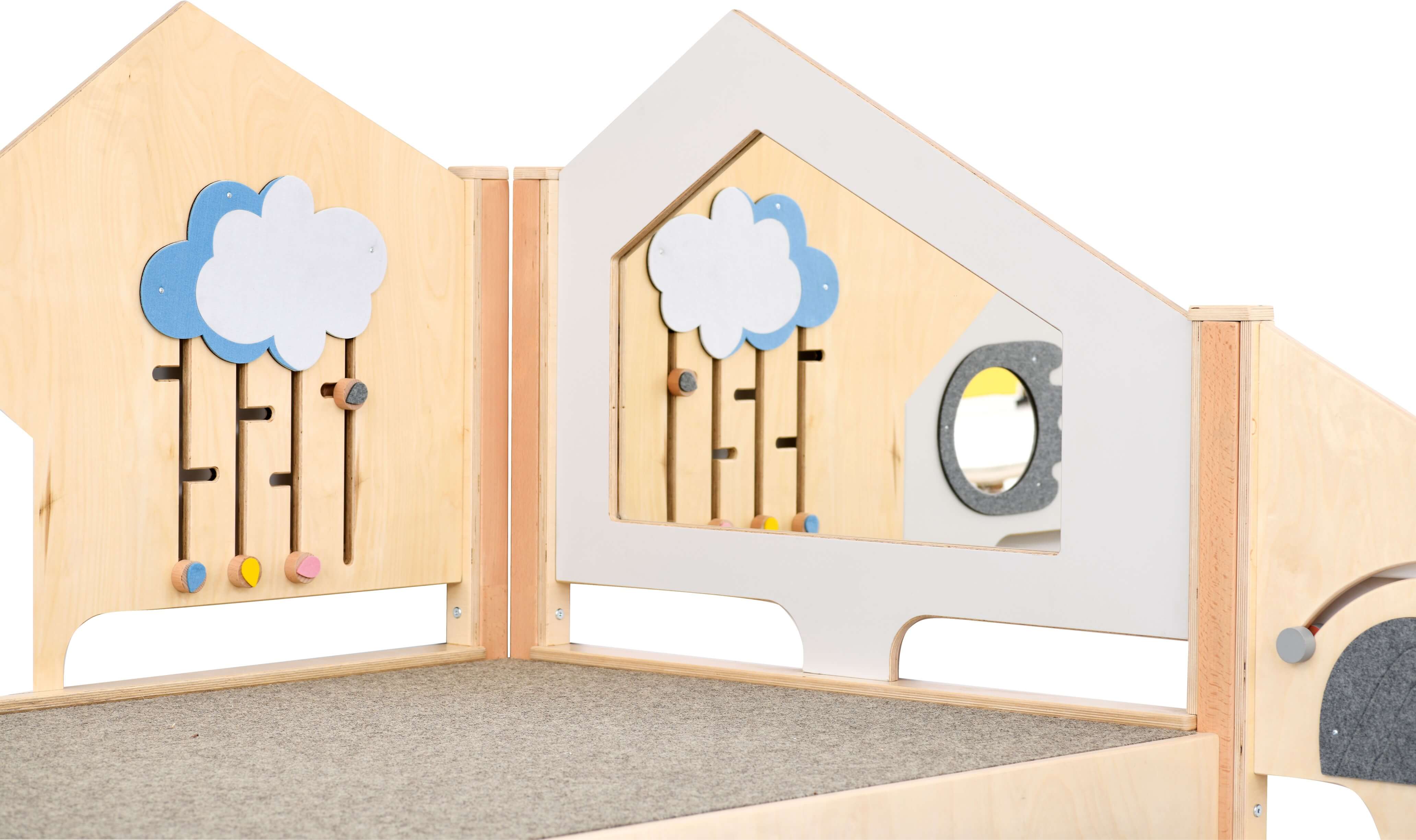 Kindergarten Spielpodest Saphir 2 Detailansicht Spielwand für Sensorik und Motorik 3