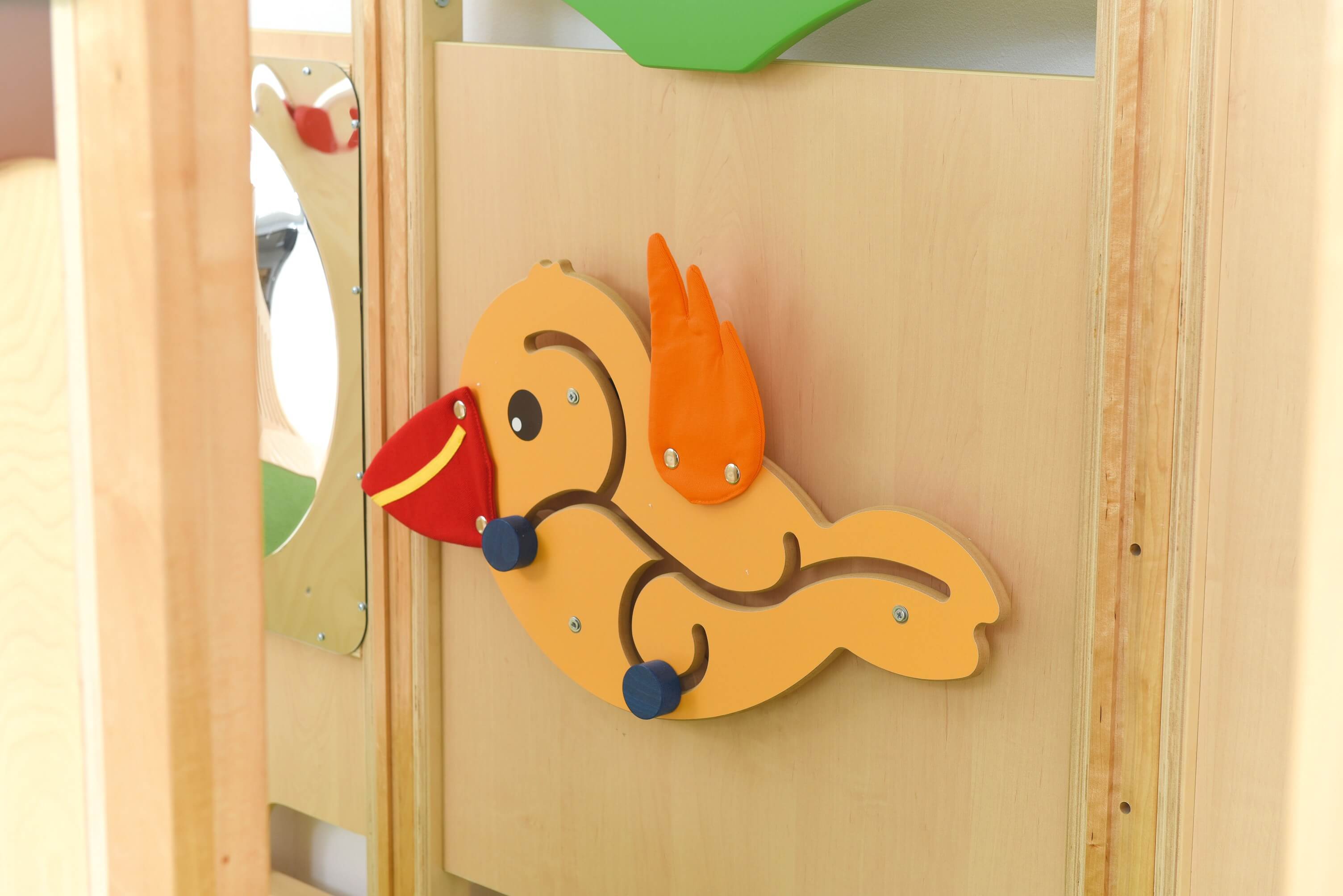 Kindergarten Spielpodest Vogelnest Detailansicht Spielwand für Motorik 2