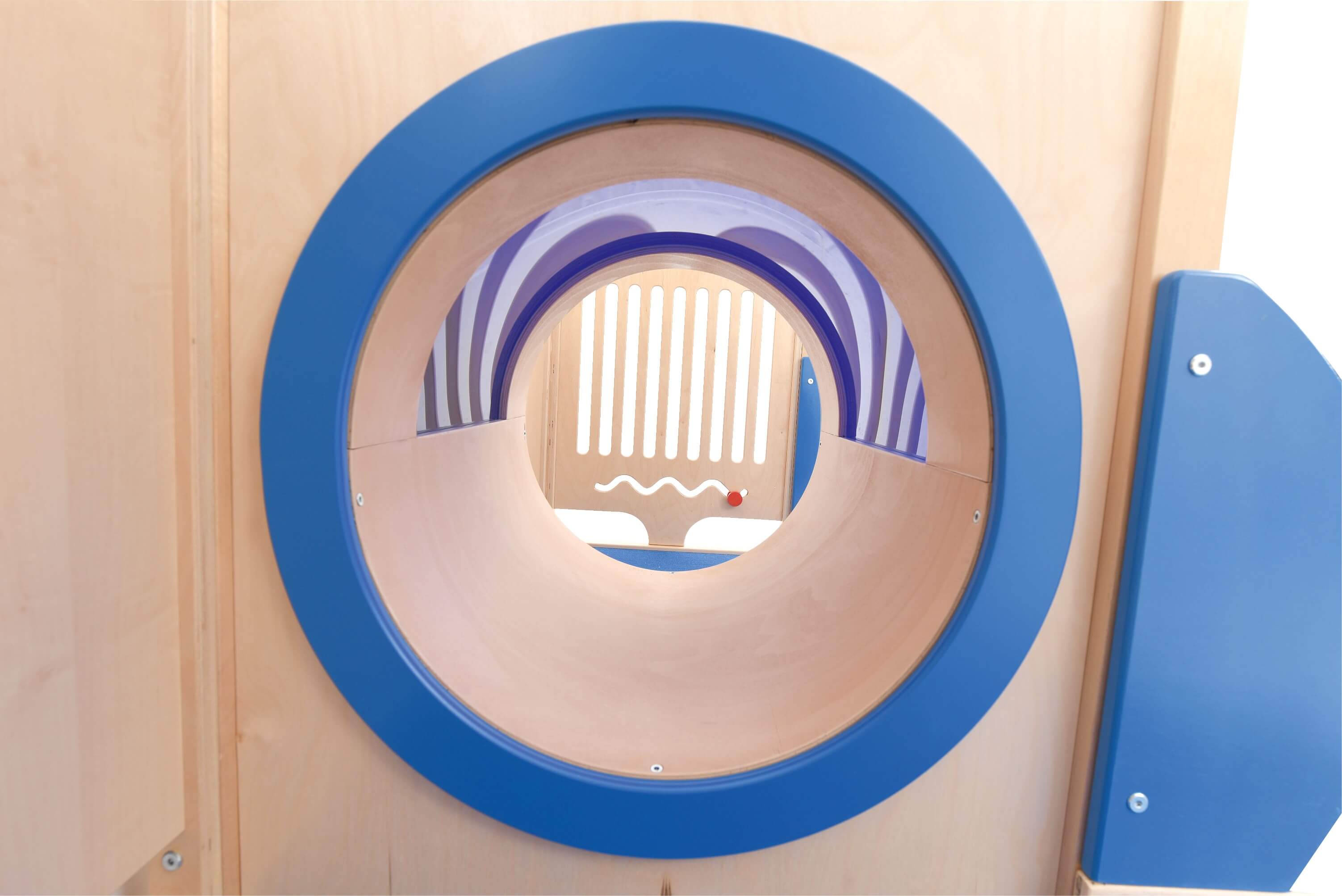 Kindergarten und Krippen Spielpodest U-Boot 2 Detailansicht Tunnel von innen