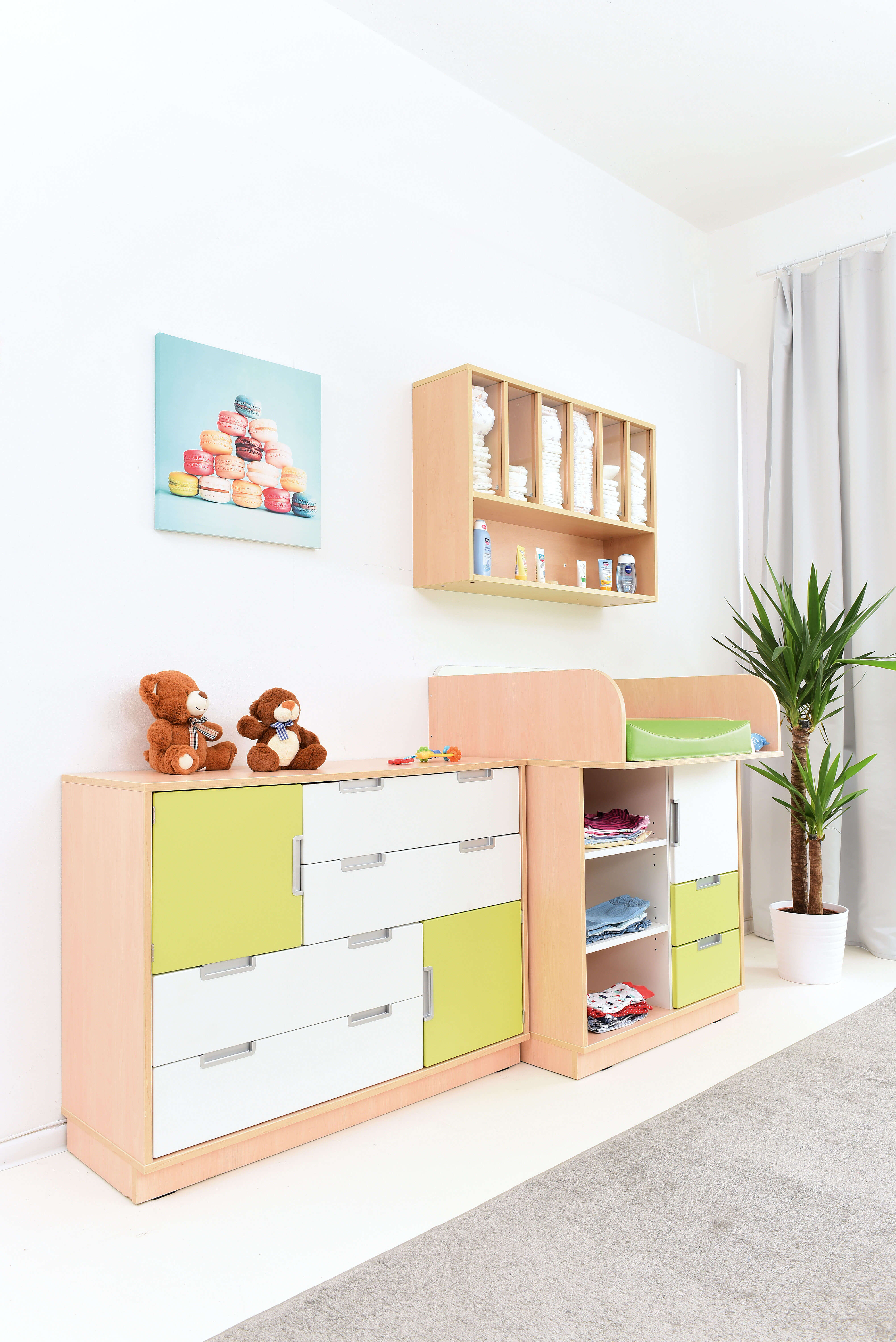 Wickelkommode Quadro, versch. Farben u. Dekore. Geeignet für die Krippe, Kita & Kindergarten.