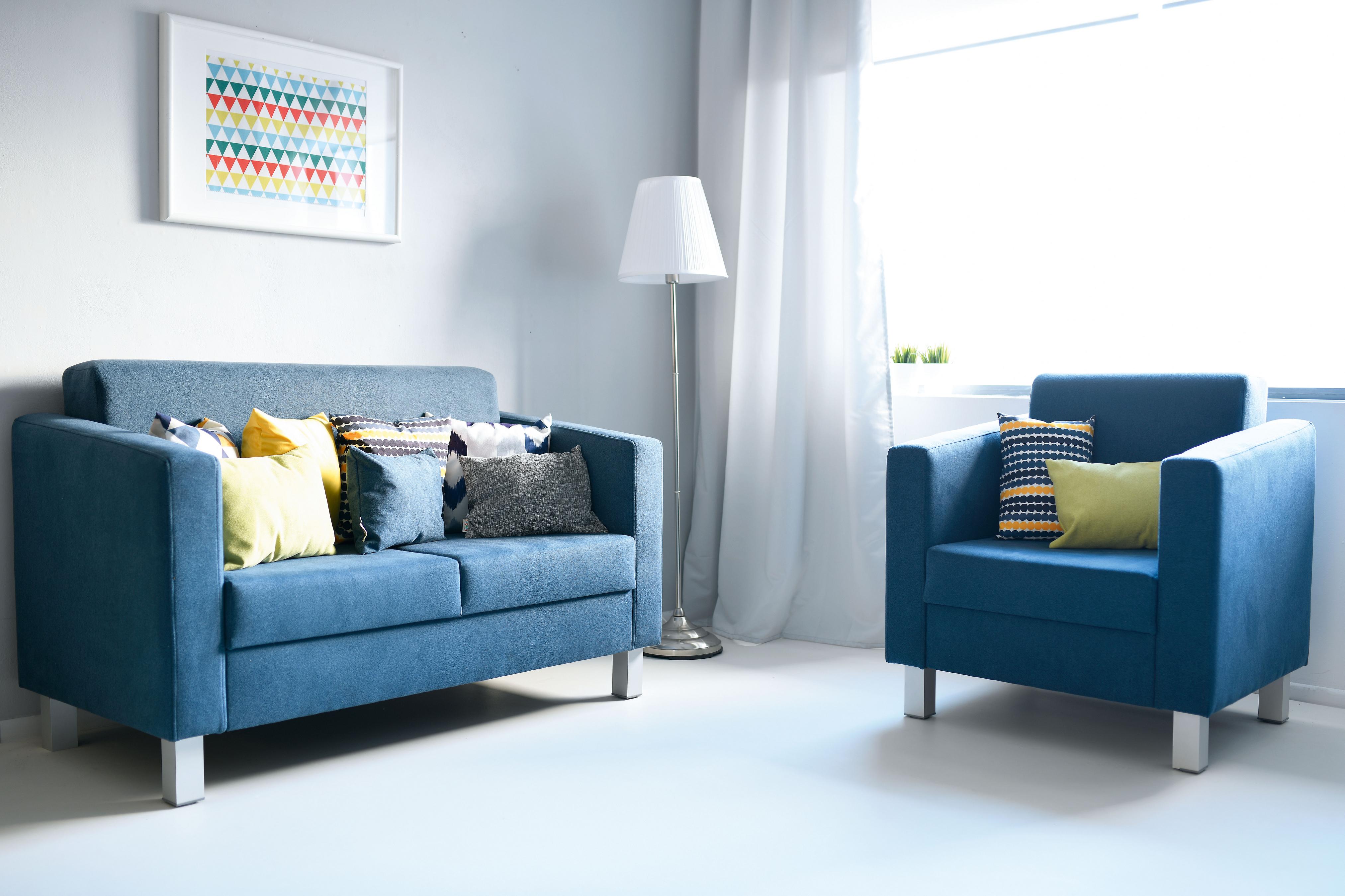 Gemütliche Sitzlandschaft mit Kissen Relax, 2er-Set.