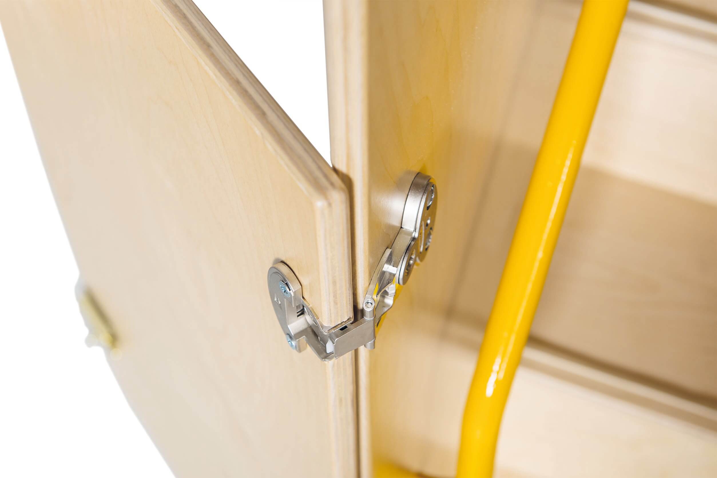 Wickeltisch mit Schubladen und Treppen inkl. Wickelauflage versch. Farben. Geeignet für die Krippe, Kita & Kindergarten.